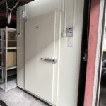 バックヤードの冷蔵庫２機を一新しました！